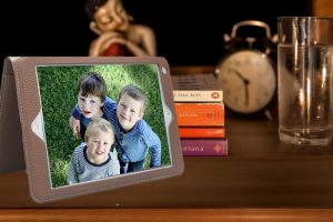 old-ipad-picture-frame